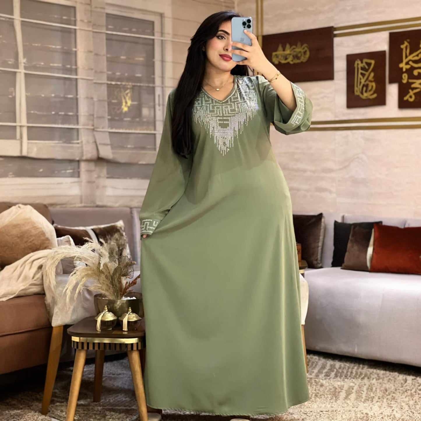Abaya élégante en coton crêpe avec strass raffinés