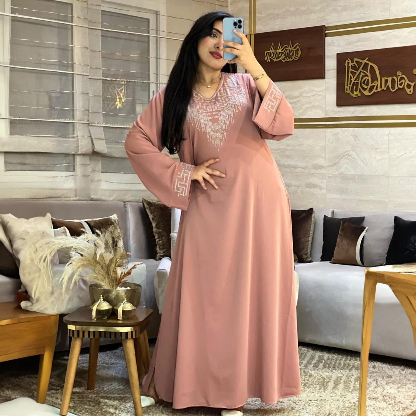 Abaya élégante en coton crêpe avec strass raffinés