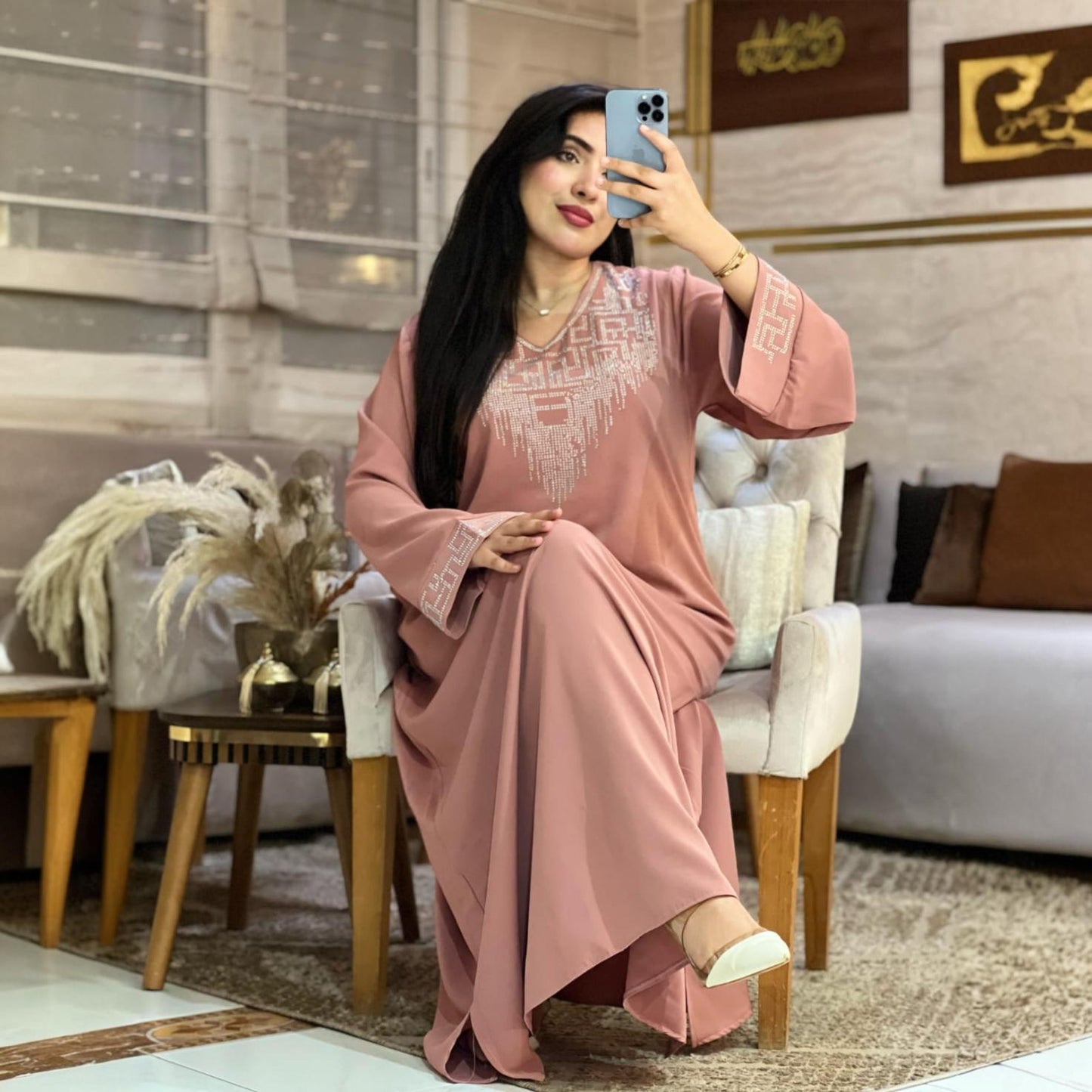 Abaya élégante en coton crêpe avec strass raffinés