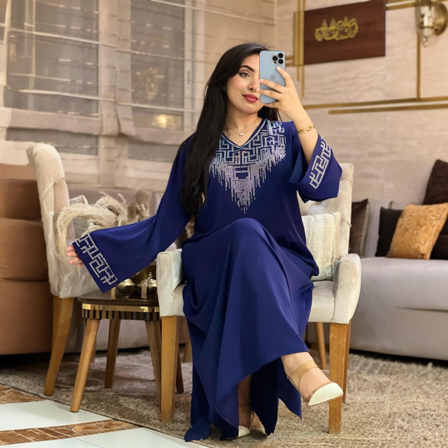 Abaya élégante en coton crêpe avec strass raffinés