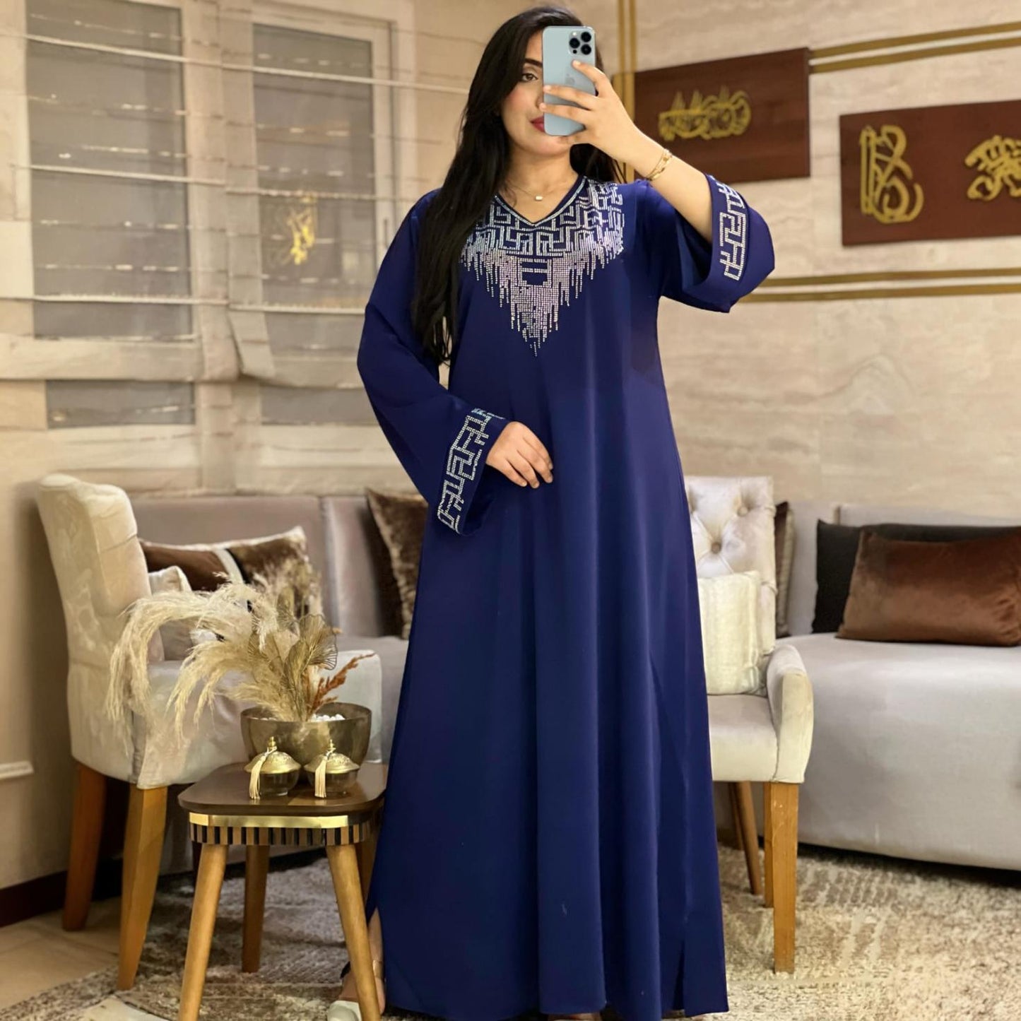 Abaya élégante en coton crêpe avec strass raffinés