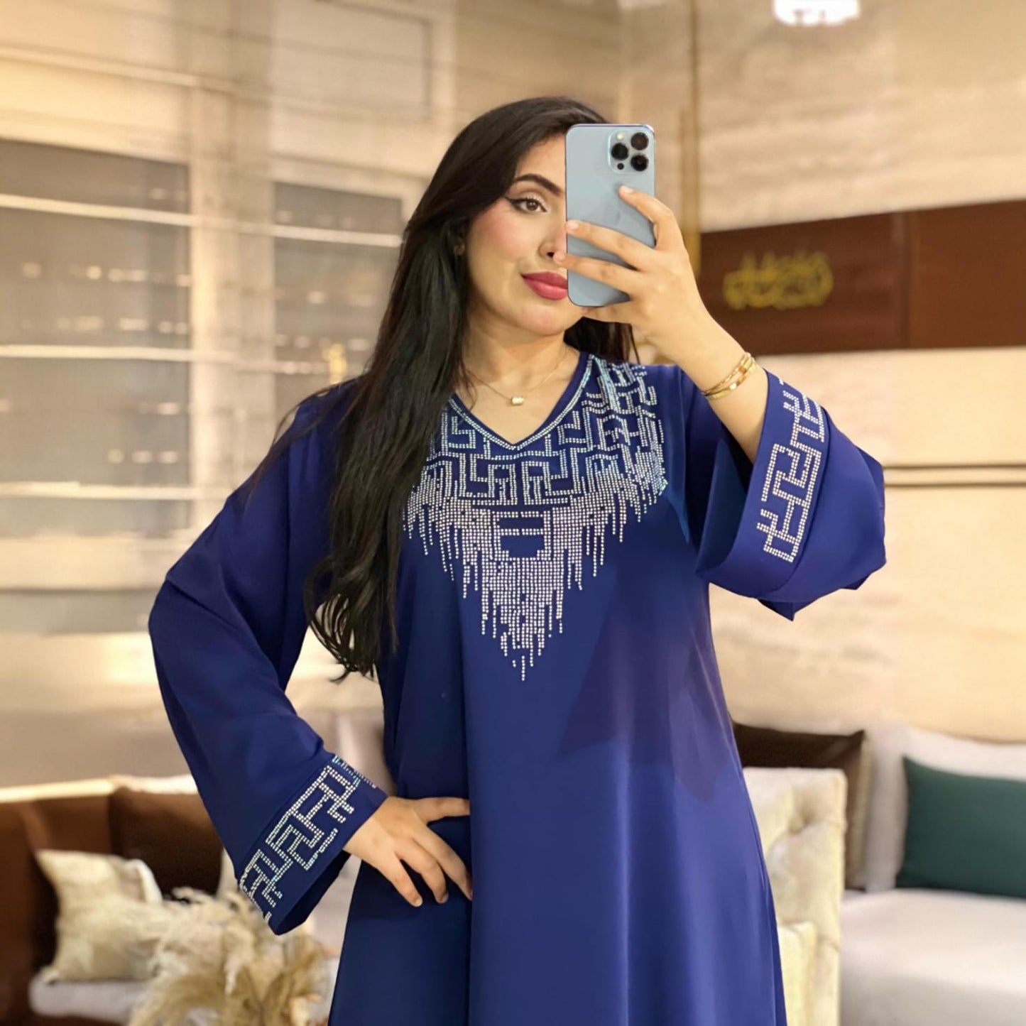 Abaya élégante en coton crêpe avec strass raffinés