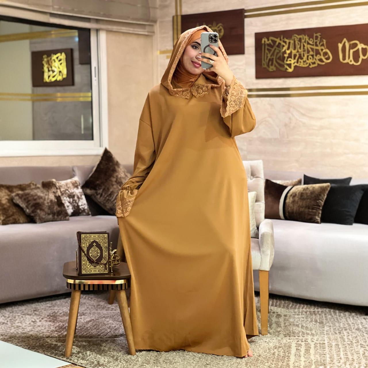 Abaya Royale avec Foulard Intégré